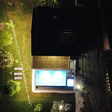Ultra Genis Bahceli Jakuzili Villa