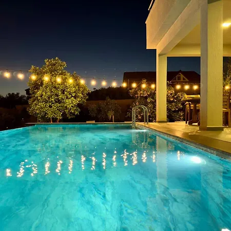 Villa Ultra Genis Bahceli Jakuzili Fethiye