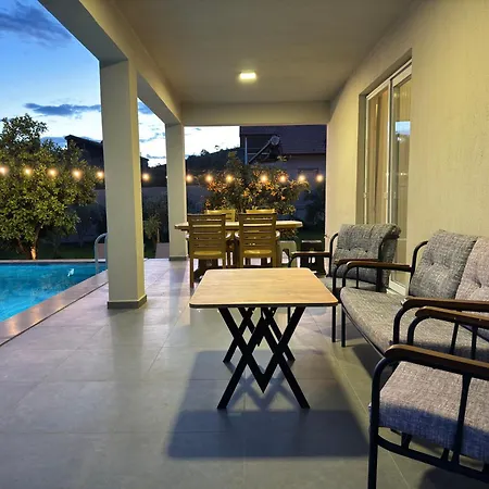 Villa Ultra Genis Bahceli Jakuzili